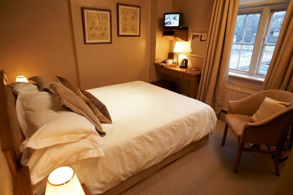 The Greyhound Inn Chalfont St Peter Room photo